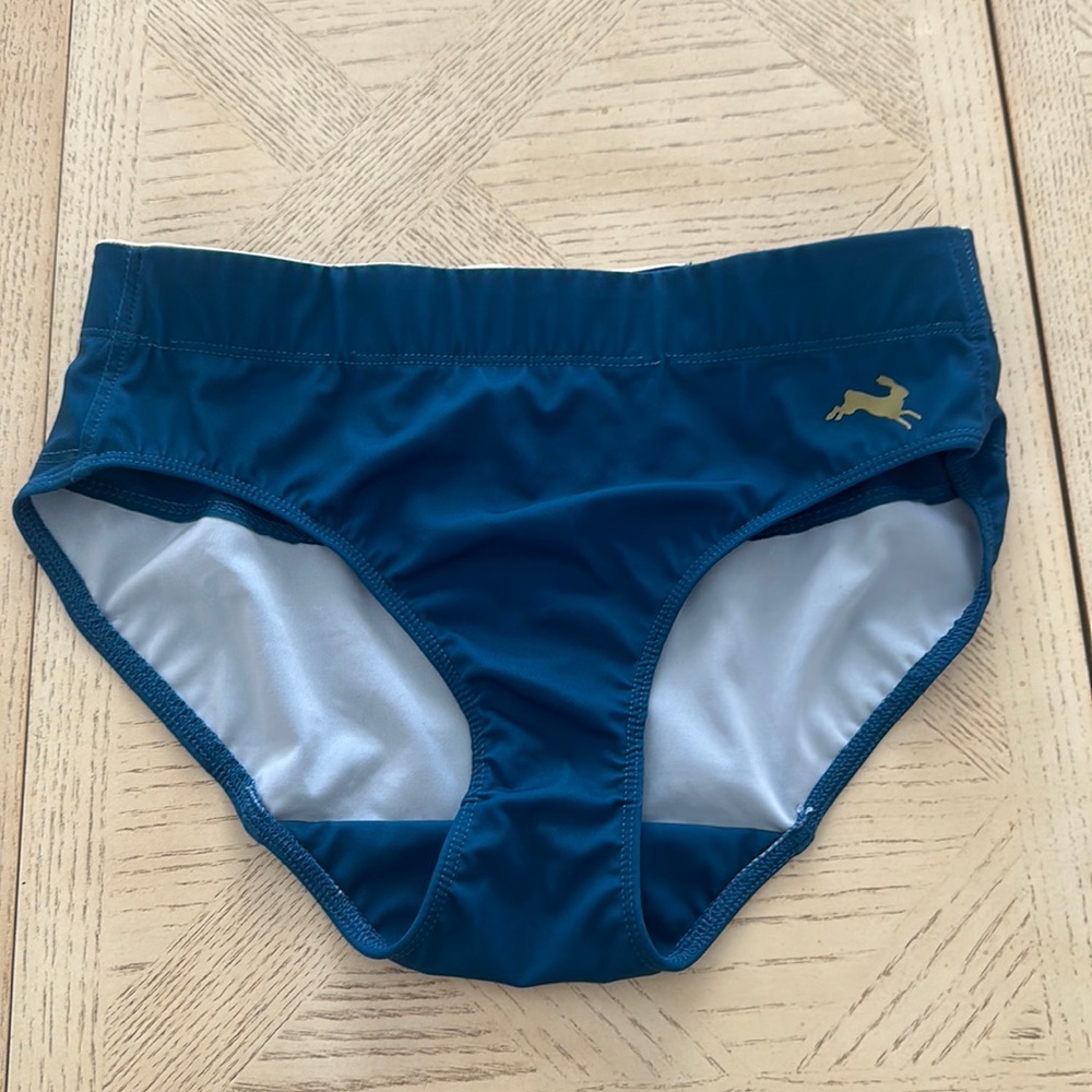 Tracksmith breifs
